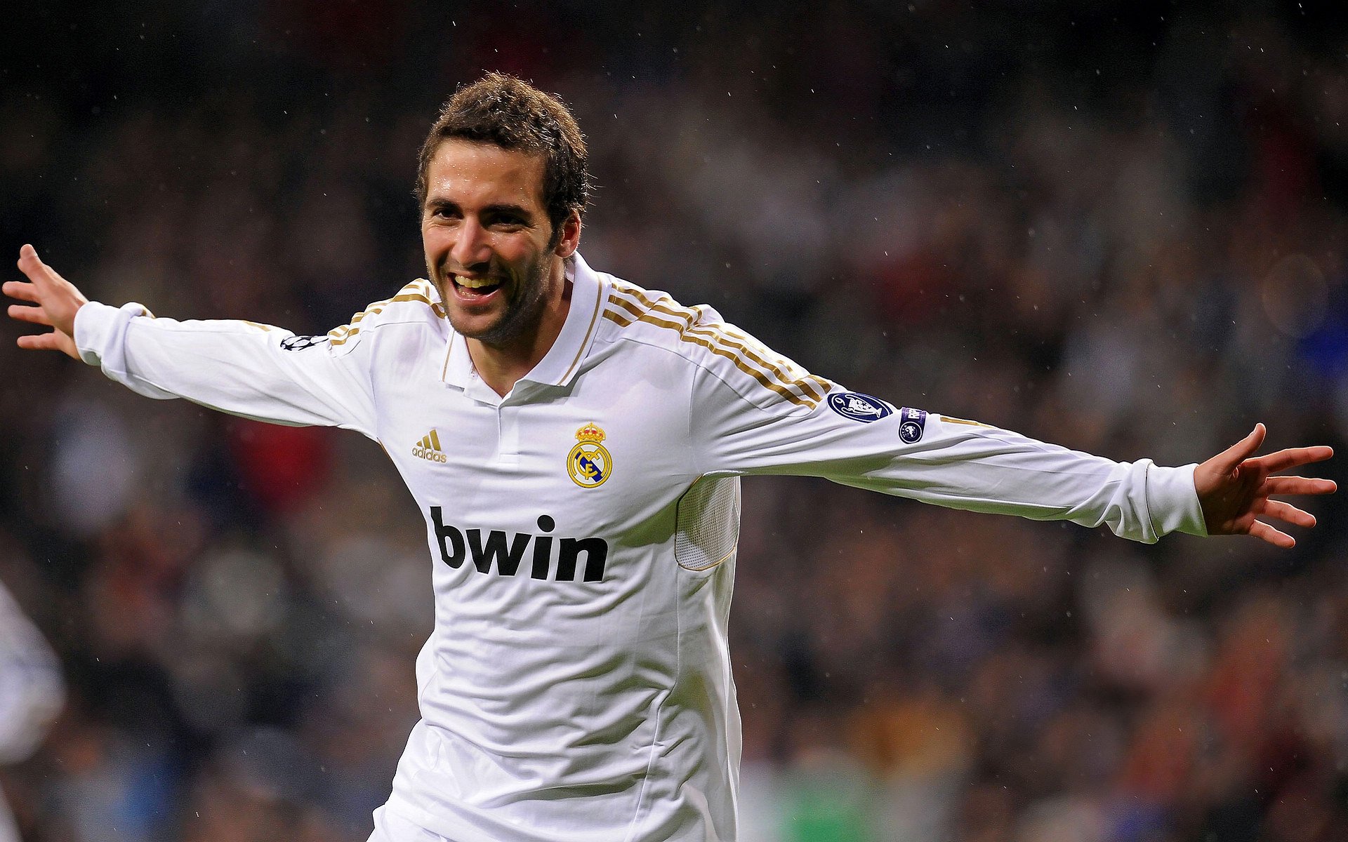 《电竞与高校合作:打造产学研一体化的新典范》,电竞学校和普通学校的区别